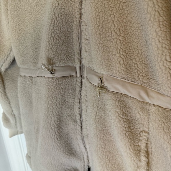 New Balance Women’s Beige Sherpa Fleece Zip-Up Jacket Size Small Teddy Bear - Picture 6 of 7
